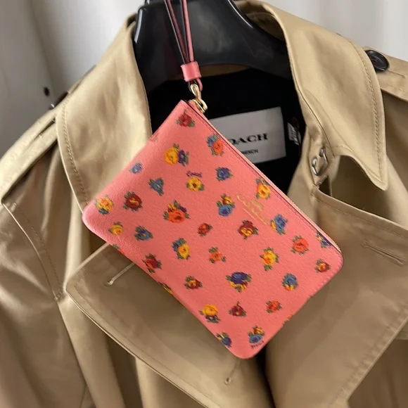 Coach Corner Zip Wristlet With Mini Vintage Rose Print Pink Lemonade Multi - Picture 15 of 16